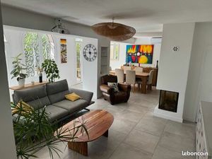 Maison familiale avec dépendance  piscine et jardin – Peymeinade village