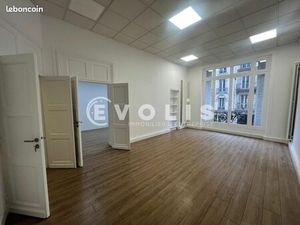 Bureaux 186 m²
