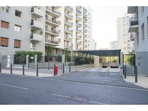 Location appartement 1 pièce 40 m² à Marseille 8 (13008)