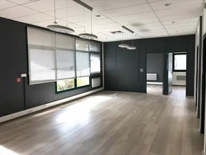 SAINT GENIS POUILLY - Bureaux 163 m²