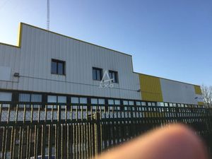 Location locaux professionnels 8 pièces 139 m² à Petite synthe (59640)  1 980 €