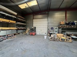 ENTREPOT et BUREAUX à louer