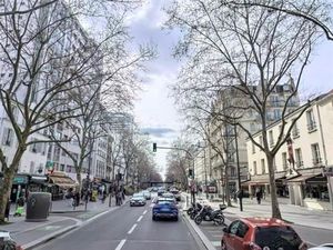 Local commercial 590 m²