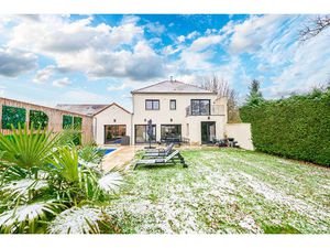 Maison 6 pièces 173m2 sur 608m2 de terrain