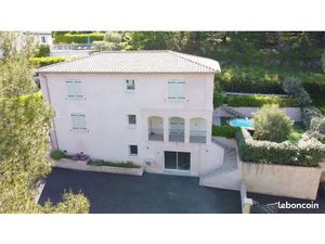 Villa 5 pièces 170 m²