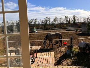 Maisonnette meublée rénovée & climatisée – 2 à 3 pers. – Vue exceptionnelle sur mini-cheva