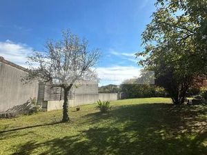 Vente terrain 550 m² à Cognac (16100)  42 510 €