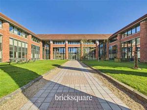 Plateaux de bureaux loués en excellent état à Waterloo