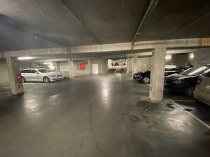 6 emplacements de parking