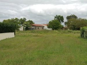 Vente terrain 289 m² à Semussac (17120)  63 000 €