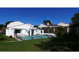 Vente Maison Piscine à Poiroux (85440) : à vendre Piscine / 189m² Poiroux