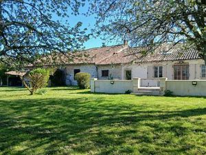 Vente maison 10 pièces 322 m² Charroux (86250)