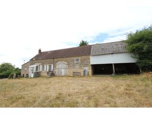 Proche Pougues-les-Eaux  bel environnement fermette