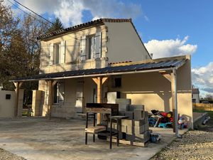 ST YZAN DE SOUDIAC MAISON 3 CHAMBRES sur 1100 m2