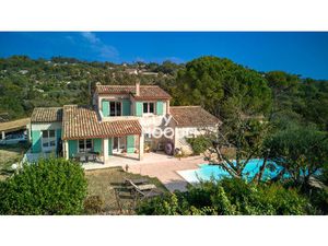 Villa rénovée avec élégance dans un quartier prisé de Mouans-Sartoux