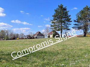 Terrain de 5 431 m² à Hautefort