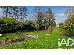 Vente terrain 438 m² à Noisy-le-Grand (93160)  349 000 €