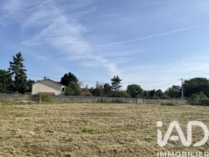 Vente terrain 1858 m² à Orléat (63190)  134 000 €