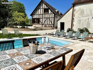 Splendide maison 6-7 chambres  piscine chauffée  1 ha avec étang – Sologne / Montrieux-en-