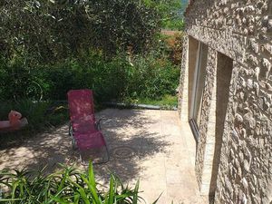 Petite maison T2 dans propriété