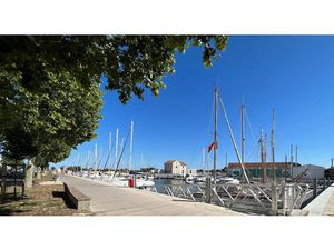 Vente locaux professionnels 7 pièces 129 m² à La Tremblade (17390)  187 200 €