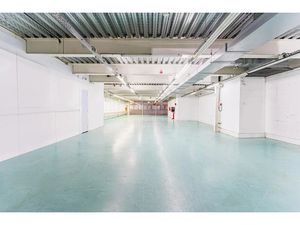 Vente locaux professionnels 633 m² à Pantin (93500)  848 000 €
