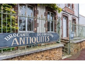 Vente locaux professionnels 100 m² à Houdan (78550)  262 500 €