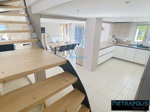 Maison 3 chambres - terrasse- extérieur utilisé en parking