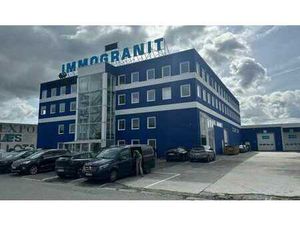 Bureau rénové à louer dans l'Immogranit Building à Drongen