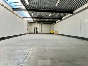 Unité PME de 240 m² à louer près de l’E313