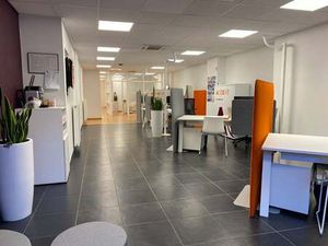 Bien professionnel à louer à Eeklo € 2.000 (LHV5Z) - Vastgoed Minnaert | Zimmo