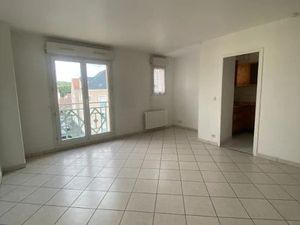Location appartement 1 pièce 25 m² à Esbly (77450)  645 €