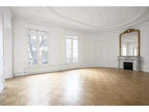 PARIS VIII - A LOUER VIDE BUREAUX - SUPERBE 6 PIECES DE 252 M2 AU 3E ETAGE AU CALME SUR CO