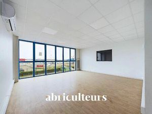 Location commerce 270 m² à Gellainville (28630)