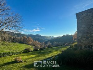 Bâtisse rénové par architecte au calme avec vue dégagée