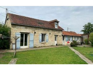 Location maison  m² T-4 à Cuts  850 €