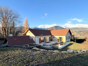 Villa Moderne de 211m² avec piscine et garage