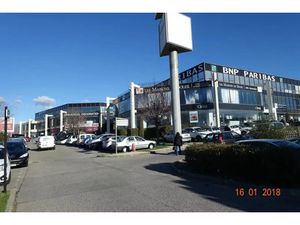 Z-I des Tourrades  Mandelieu  local commercial 450m² environ en location pure