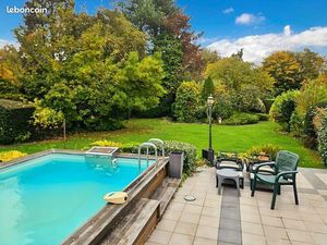 Maison 8 pièces 230 m²