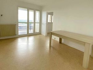 Appartement 2p de 47m² en bon état loué 936 charges comprises