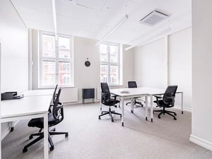 Location meublée locaux professionnels 100 m² à Paris 17ème (75017)  8 717 €