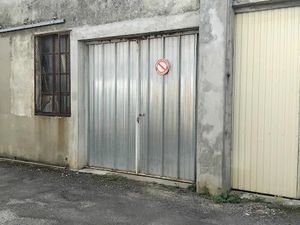Location parking 57 m² à Espéraza (11260)  95 €