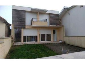 Location appartement  m² T-2 à Pomarez  650 €