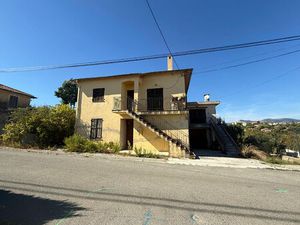 Bas de Villa à fort potentiel - Saint Laurent du Var  quartier prisé.