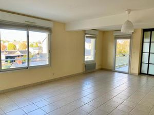 PROCÉ - APPARTEMENT 6 PIECES ET 4 CHAMBRES - BALCON ET GARAG