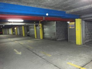 PARKING HYPER CENTRE