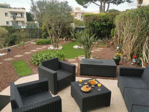 Loup jolie T2 avec 100 m² de jardin place de parking résidence avec piscine climatisée alo