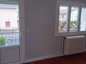 Appartement meublé climatisé dans villa toutes les charges sont comprises excepté l'abonne