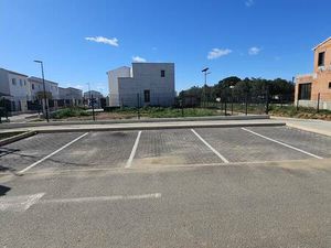 BEAU TERRAIN DE 304 m² à bâtir  surface plancher 160 m²