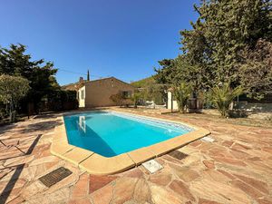 PUGET-VILLE - VILLA T4 DE PLAIN PIED AVEC PISCINE ET GARAGE